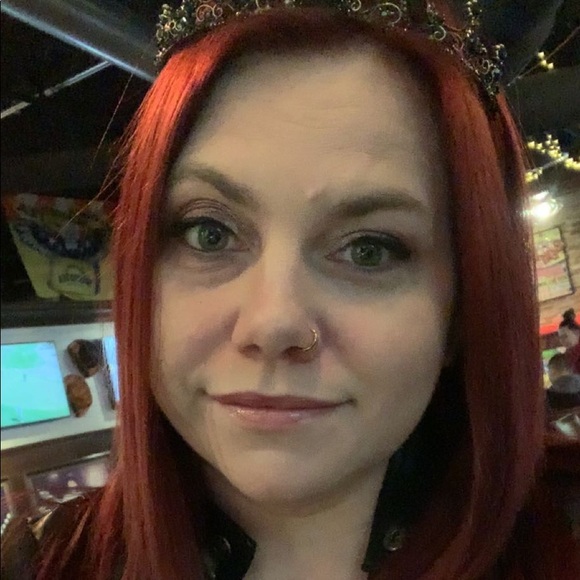 Meet your Posher, Tiffany - Picture 2 of 5